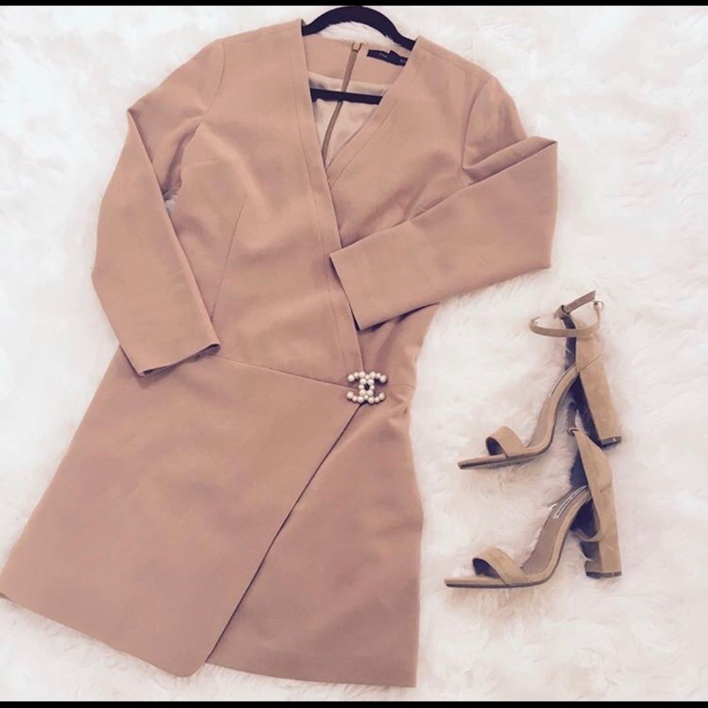 NWT Cynthia Steffe Wrap style Dress sz 8